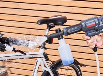 Akumulatorski visokotlačni perač